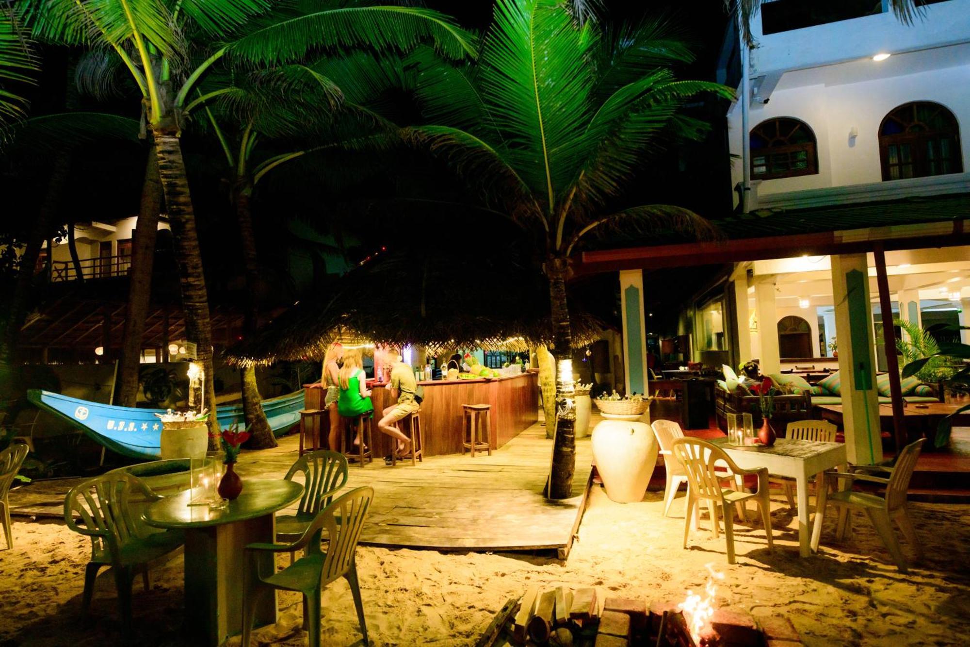 Royal Beach Hotel & Restaurant هيكادوفا المظهر الخارجي الصورة