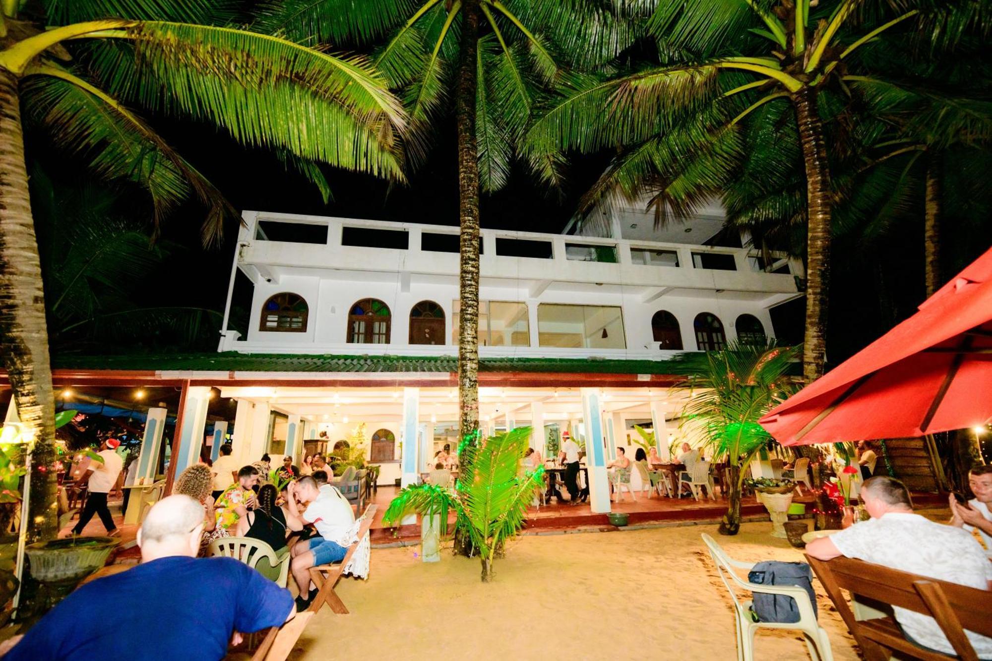 Royal Beach Hotel & Restaurant هيكادوفا المظهر الخارجي الصورة
