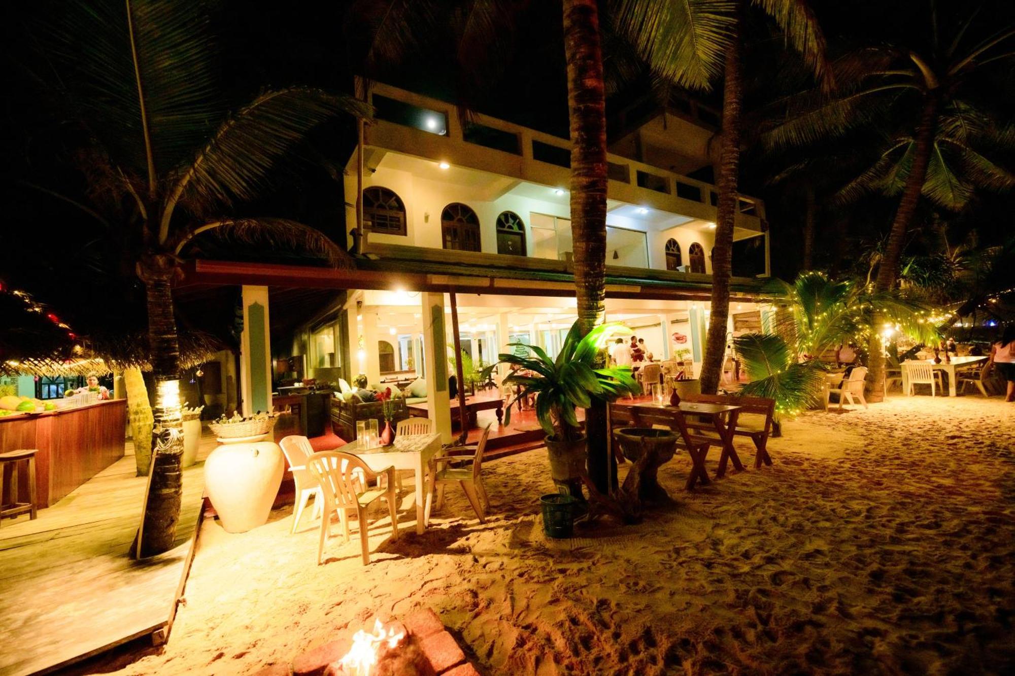 Royal Beach Hotel & Restaurant هيكادوفا المظهر الخارجي الصورة