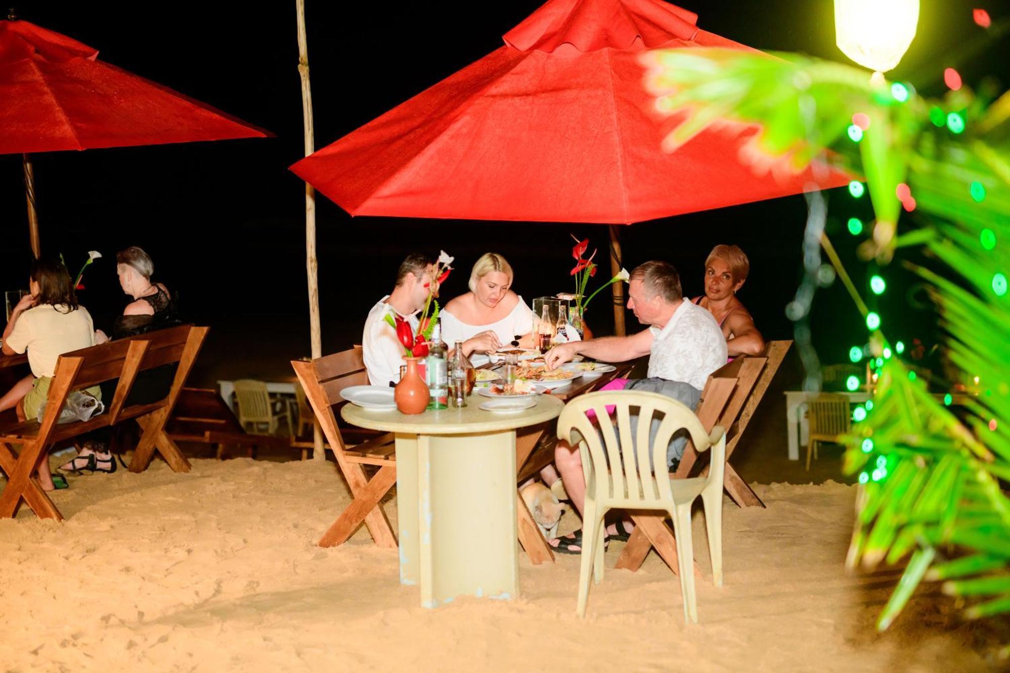Royal Beach Hotel & Restaurant هيكادوفا المظهر الخارجي الصورة