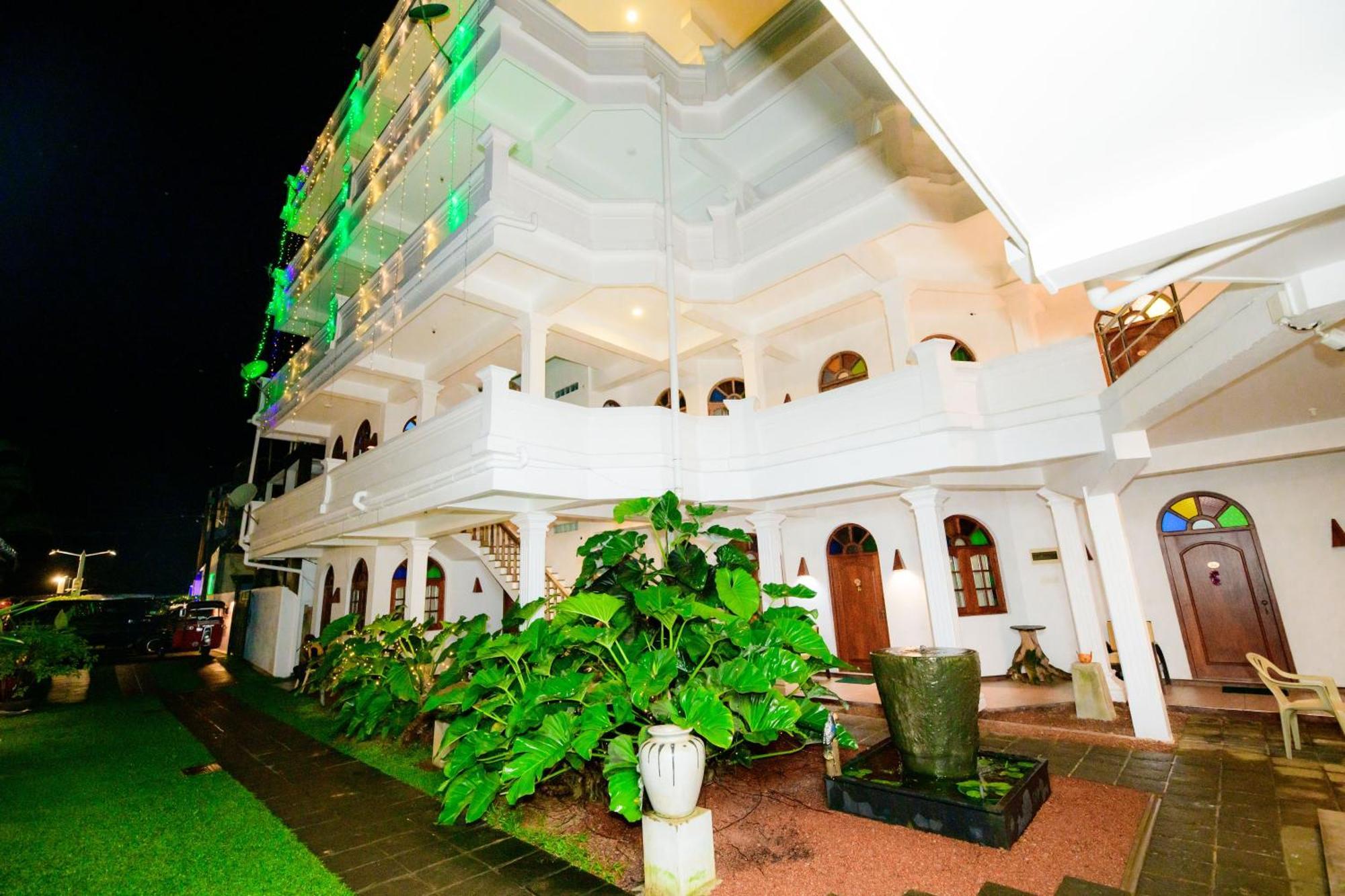 Royal Beach Hotel & Restaurant هيكادوفا المظهر الخارجي الصورة