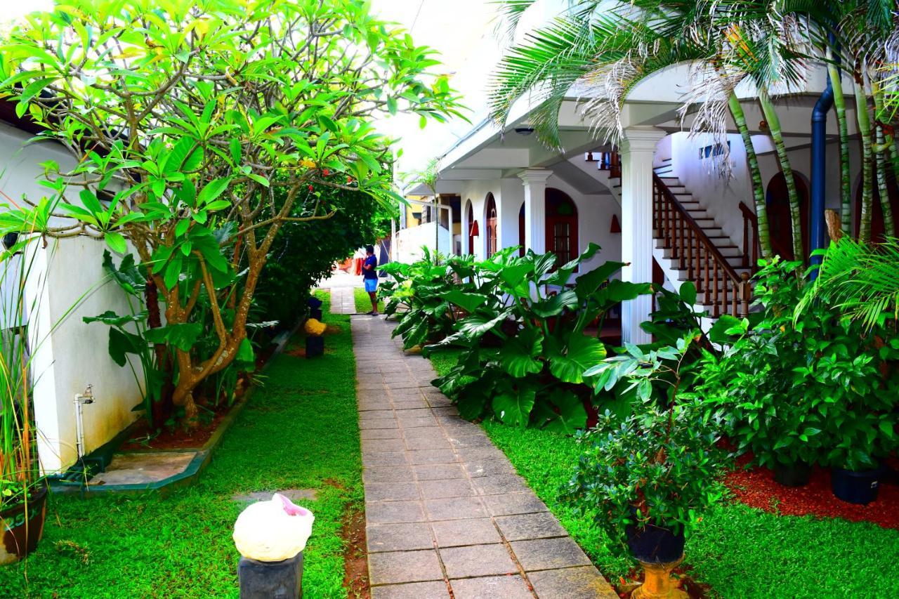 Royal Beach Hotel & Restaurant هيكادوفا المظهر الخارجي الصورة